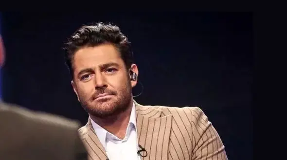 فیلم  ابراز عشق دختربچه ۵ ساله به  گلزار ! / خود گلزار هوش از سرش پرید !