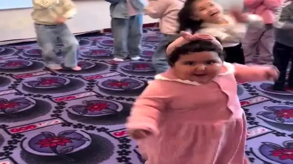 فیلم آواز باشکوه بهنام بانی و رقص دختربچه کپی برابر اصل بهنام بانی !