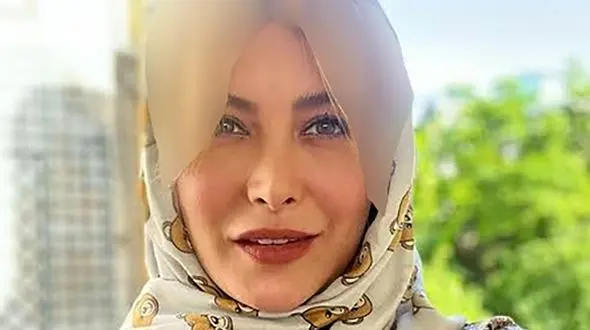 سکانس خنده دار فریبا نادری/ وقتی ادای مادرشوهرشو درمیاره 