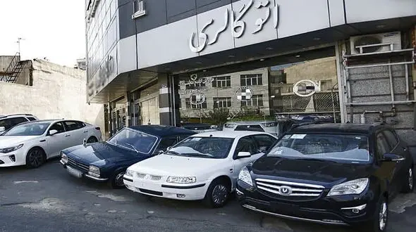 بازار خودرو در رکود کامل به سر می برد/ انحصار ، 60 درصد نمایشگاه داران خودرو را بیکار کرد