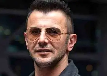 امین حیایی: داشتم جلو حموم رو طی میزم که... زندگیم عوض شد/ کارن همایونفر: اگه من نمی دیدمش هنوز داشت طی می زد...