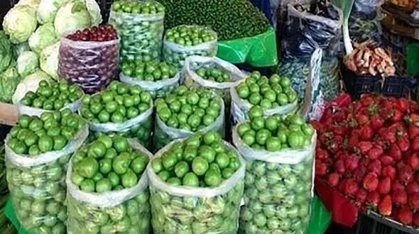 قیمت باورنکردنی میوه های لاکچری در بازار تهران / توت فرنگی آبی چند؟ + فیلم