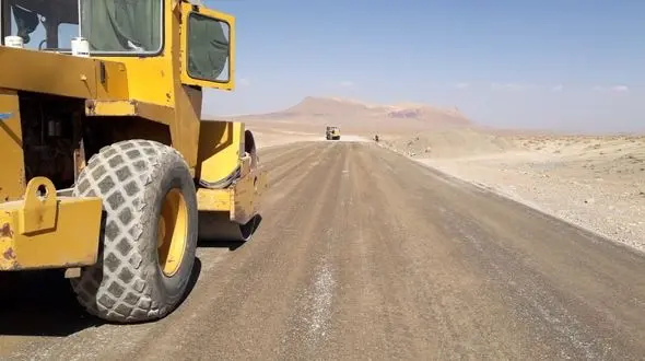 احداث محور دهق به سمت میمه به طول تقریبی ۳۵ کیلومتر در حال انجام است