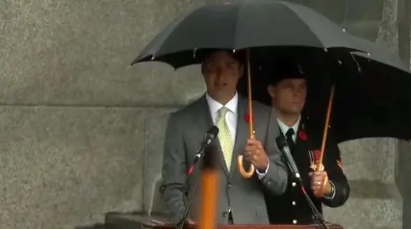 ارتش فرانسه هم ترامپ را مسخره کرد+عکس