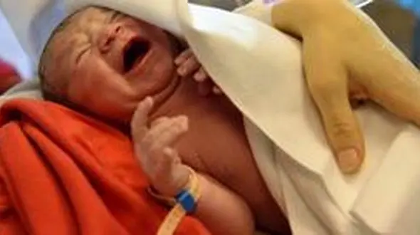 تولد نوزادی به اسم ضدعفونی در هند ! +عکس