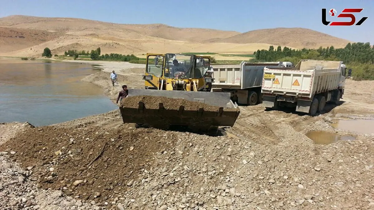 عبادی: صدور مجوزهای بیشتر برای برداشت شن و ماسه از بستر رودخانه ها خطای بزرگی است 
