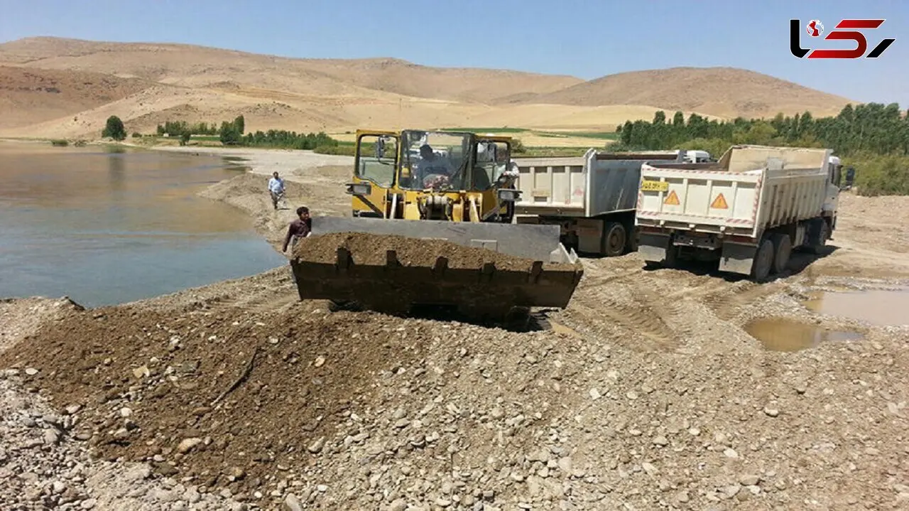 عبادی: صدور مجوزهای بیشتر برای برداشت شن و ماسه از بستر رودخانه ها خطای بزرگی است 