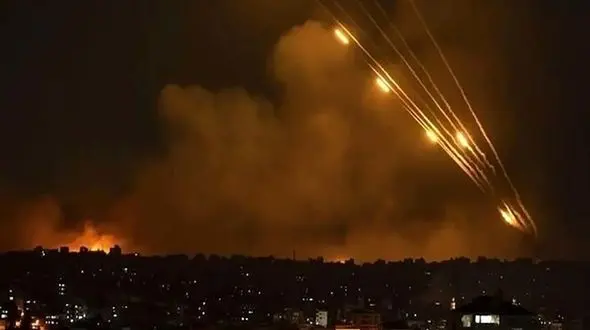 زیباترین عکس از عروس و داماد لبنانی در شب موشک‌باران ! / در همه جهان وایرال شد !