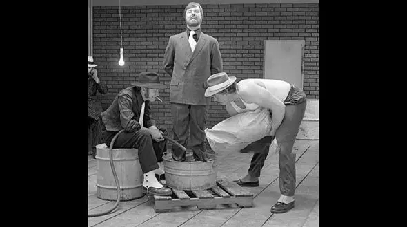  بلایی عذاب آور و وحشتناک بر سر پاهای خیانت کاران مافیایی 