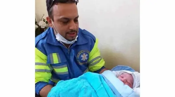 نوزاد دختر در آمبولانس اورژانس شاهرود متولد شد + عکس