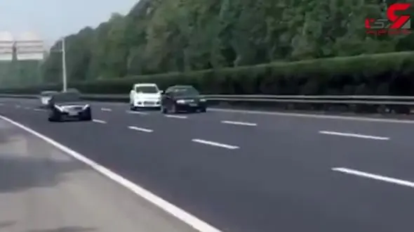 آتش گرفتن وحشتناک یک ماشین در صحنه تصادف + فیلم