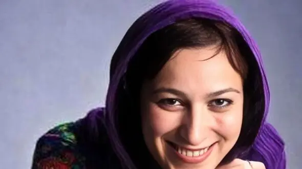 فیلم/فلامک جنیدی: عروسی مان را خیلی ساده در ایران گرفتیم نه لندن؛ گلایه بامزه بهنوش بختیاری از دعوت نشدن به مراسم دوست 20 ساله اش
