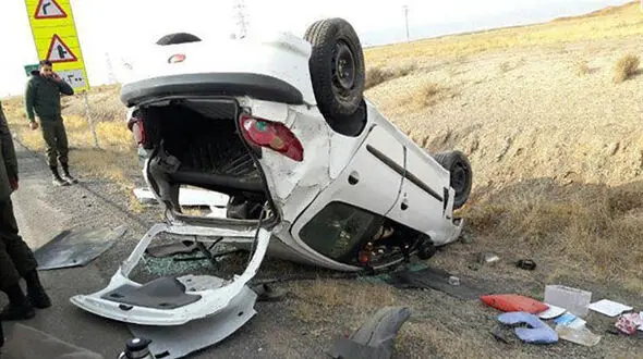 واژگونی پژو 206 در قم 6 مصدوم بر جای گذاشت
