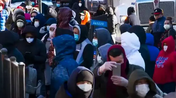 صف شلوغ تست کرونا در آمریکا + فیلم