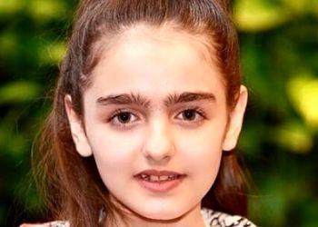 نگاهی به استایل عروسکی و شیک نیوشا علیپور، موموی سریال «بچه مهندس» در آغوش مریلا زارعی/ پرنسس دیزنی‌لند برازندشه