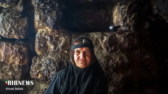 عکس های تکاندهنده / غارنشینی 2 خانواده خوزستانی در سال 1399