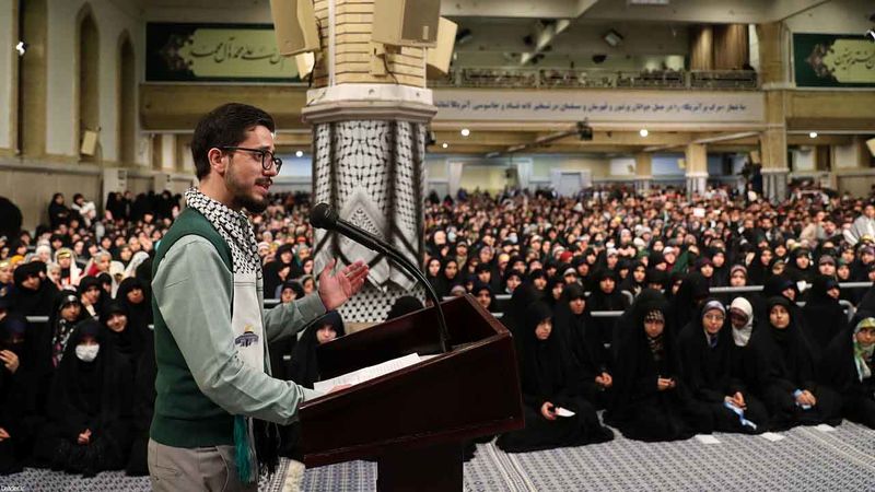 رهبری در دیدار جمعی از دانش‌آموزان و دانشجویان سراسر کشور