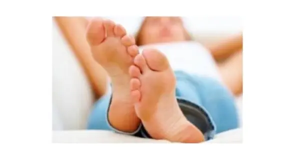 چرا هنگام خستگی پاها را بالاتر از بدن قرار می دهیم؟