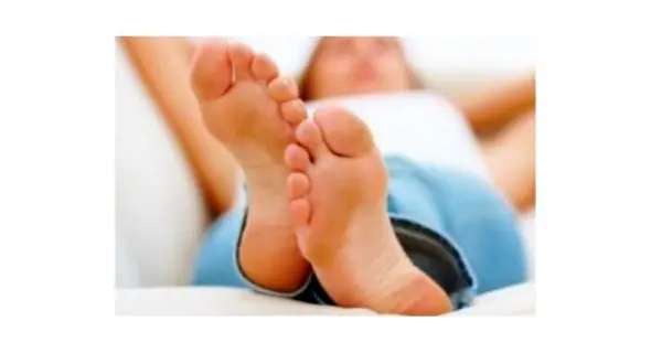 چرا هنگام خستگی پاها را بالاتر از بدن قرار می دهیم؟