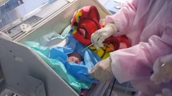 نوزاد ۹ماهه فسایی به کرونا مبتلا شد