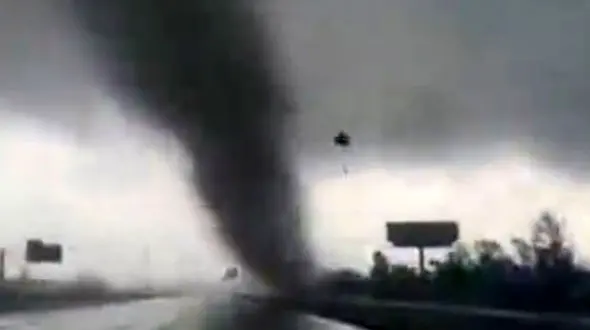 فیلمی وحشتناک از گردباد  روز گذشته آمریکا + فیلم