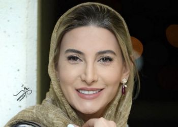 گوشواره جواهر شیک فریبا نادری برای یک مهمانی شام خودمانی در رستوران + عکس