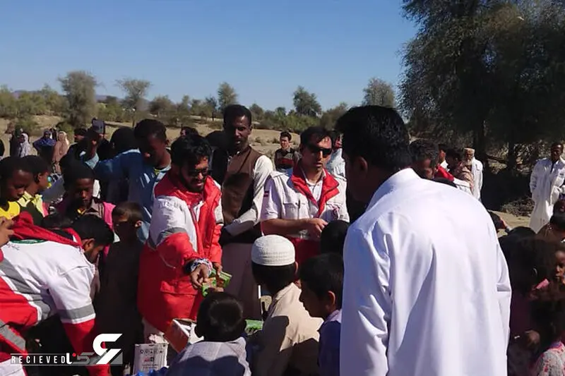 کمک رسانی هلال احمر در مناطق سیل زده سیستان و بلوچستان