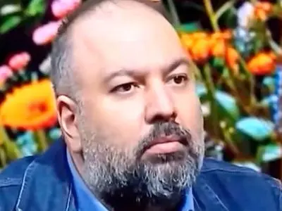 فیلم خاطره علی اوجی بعد از سکته پدرش/ سر مزارش نمیروم/تا زمانی که زنده بود روزی 48 بار بهش غذا میدادم!