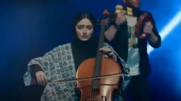 فیلم / کنسرت عاشقانه محمدرضا غفاری با نوازندگی نورا محقق، آوای سریال شغال/ تنها رفتی تنها موندم، چقدر برات آهنگ خوندم