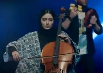 فیلم / کنسرت عاشقانه محمدرضا غفاری با نوازندگی نورا محقق، آوای سریال شغال/ تنها رفتی تنها موندم، چقدر برات آهنگ خوندم