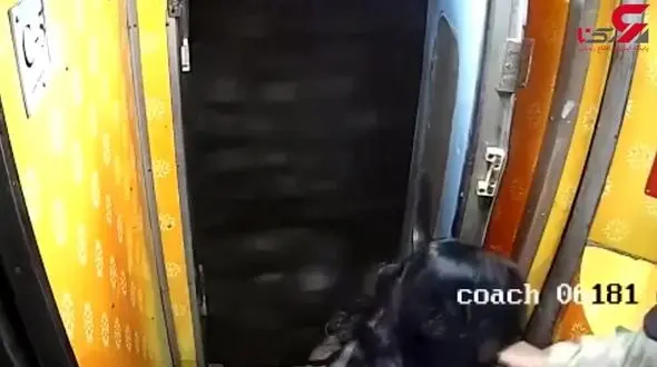 سرقت حرفه ای جوان هندی از مسافران قطار+فیلم