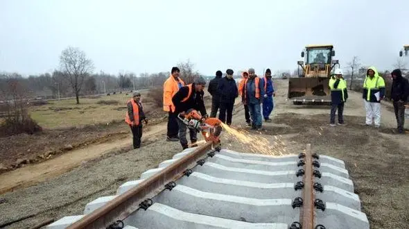 اتصال هشت مرکز استان به شبکه ریلی کشور