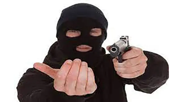 ببینید /  لحظه سرقت تلفن‌های همراه گران‌قیمت شهروند تهرانی توسط زورگیران + فیلم