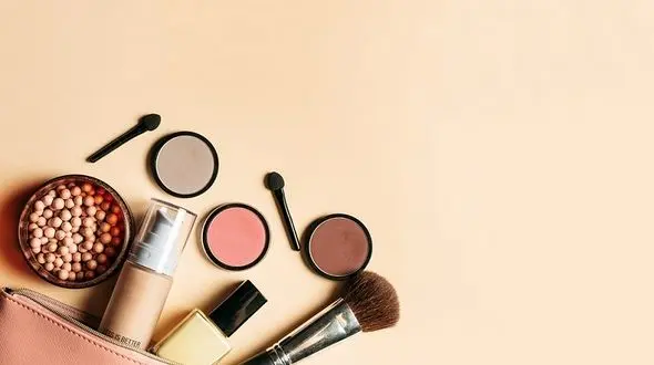 چرا باید لوازم آرایشی را از داروخانه بخرید!