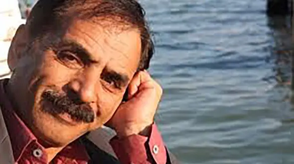 عمو رشید (قدرت الله ایزدی)، بازیگر جوکر  در کنار مادر مرحومش که هر وقت خاطره ای از ایشان میگفت گریه میکرد + عکس