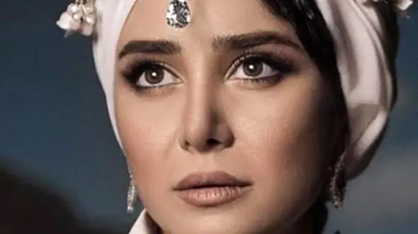 نگاهی به حیاط باصفا و دلباز خانه زیبای الناز حبیبی، نگار سریال جان سخت +عکس/ خونه نگو باغ بگو!