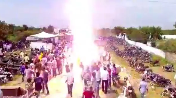 وقوع حادثه‌ای تلخ در باشکوه‌ترین جشن هندوستان + فیلم