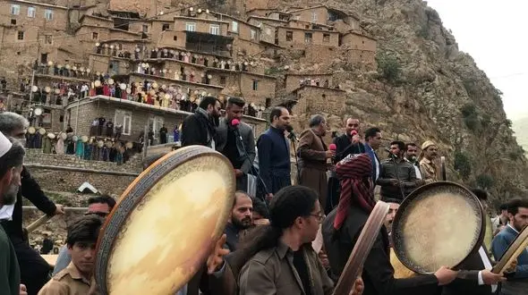 طنین‌انداز شدن نوای رحمت دف در جشن بزرگ رمضان در روستای پالنگان