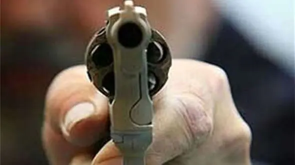 فیلم لحظه درگیری‌ مسلحانه در بازار بزرگ استانبول / پلیس تیر خورد