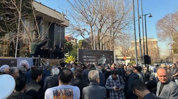 تشییع پیکر عنایت بخشی؛ ژنرال بی همتای سینمای ایران