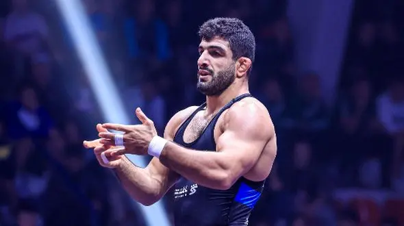 فیلم/ گلادیاتور ایرانی نسخه حریف مغول را پیچید/ ورژن جدید قاسمپور به رقبا امتیاز نمی دهد!