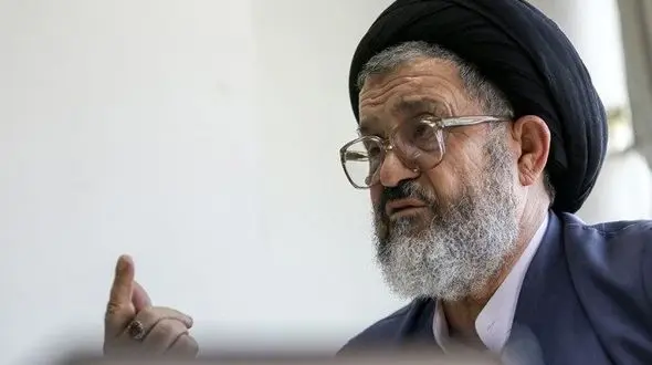 واکنش تُند اکرمی به پیشنهاد استعفای روحانی