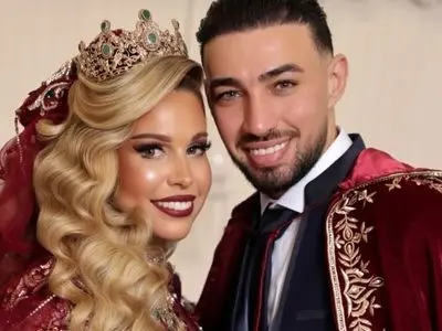 عکس ها / عروسی مجلل بازیکن تیم استقلال در مادرید / عروس خانم با دو لباس یکی سفید و دیگری قرمز باتاج عروس های متفاوت 