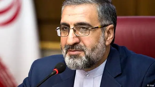 شلاق برای مجازات مدیر عامل سابق منطقه آزاد کیش + فیلم