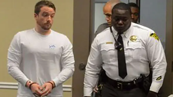 دستگیری مرد سیاست به خاطر کتک زدن همسرش+عکس