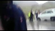 فیلم کتک کاری مامور پلیس راه کازرون با راننده هتاک / پلیس توضیح داد 
