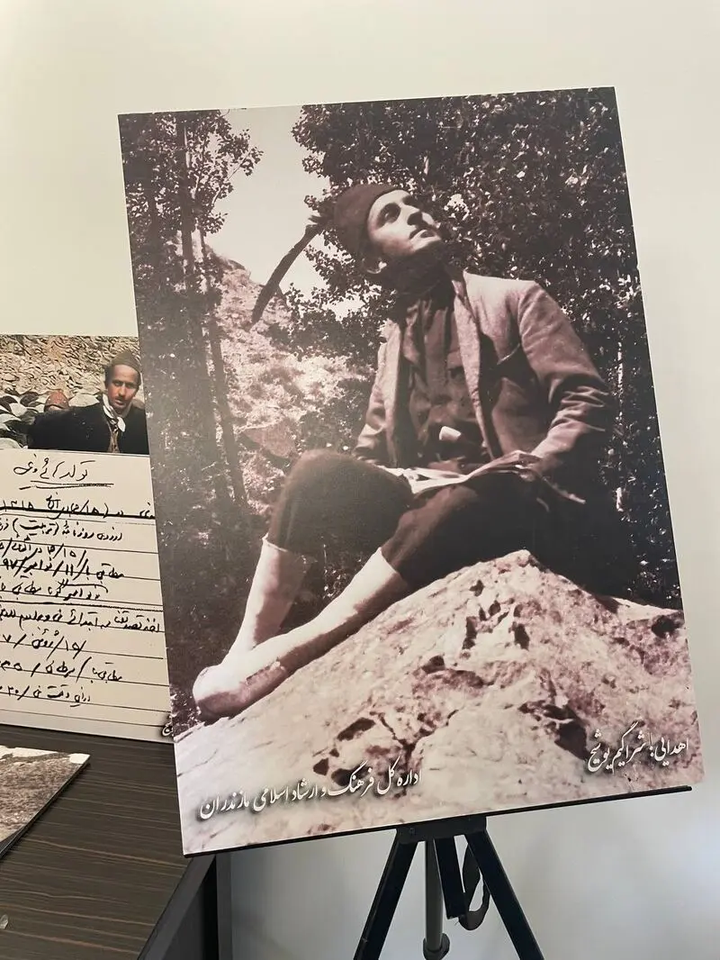 نیما یوشیج در جوانی