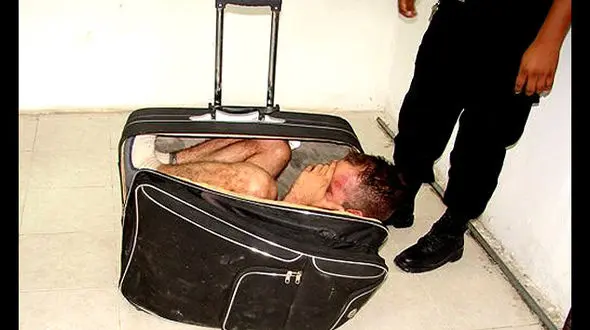 فرار عجیب زندانی 20 ساله با پنهان شدن در چمدان هم سلولی اش