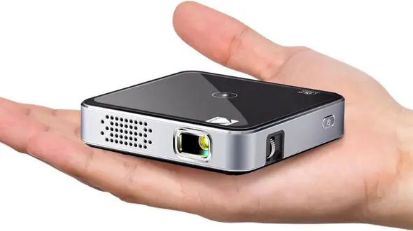 تجربه سینمایی در جیب شما: پروژکتور 200 اینچی با قابلیت حمل آسان