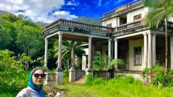 آزاده زارعی در تبعیدگاه رضا پهلوی!